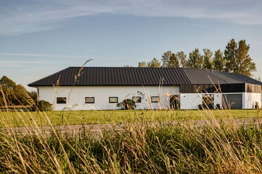 Stilvolles Anwesen in der Nähe von Hillerød wird mit Stahlprofilen auf dem Dach verstärkt, Hanebjergvej 3, 3400 Hillerød, Dänemark